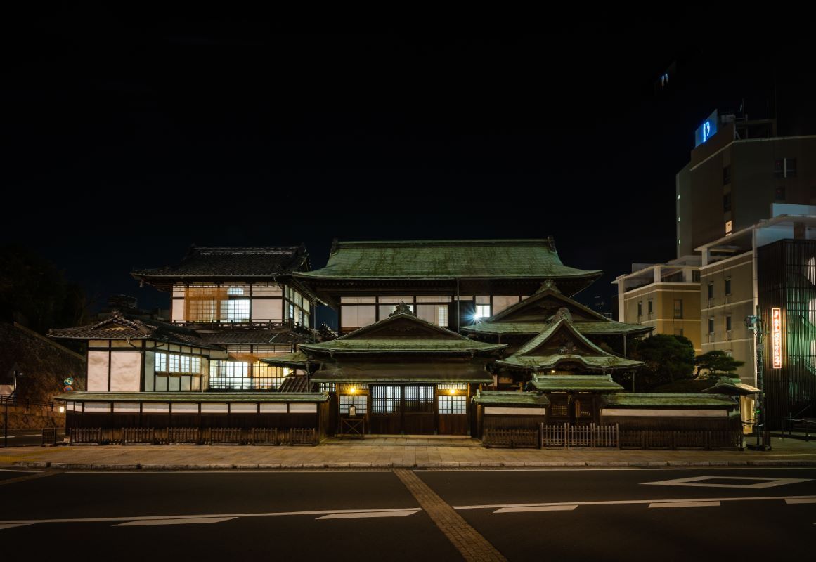 Dogo Onsen is amazing at nigh