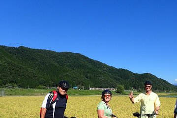Short Morning Cycling Tour in Hida ()