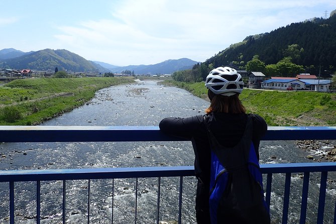 Short Morning Cycling Tour in Hida ()