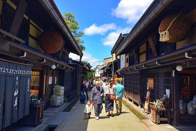 Takayama Local Cuisine, Food & Sake Cultural Tour with Government Licensed Guide ()