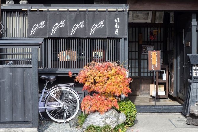 Takayama to Kanazawa Private Transfer with Stop at Shirakawa ()