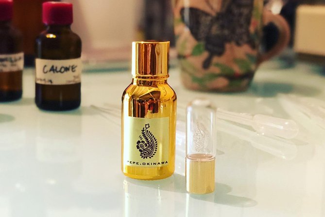 私の翻訳は以下の通りです：Private 2-Hour Perfume-Making Workshop 2024 - Ishigaki - Inclusions