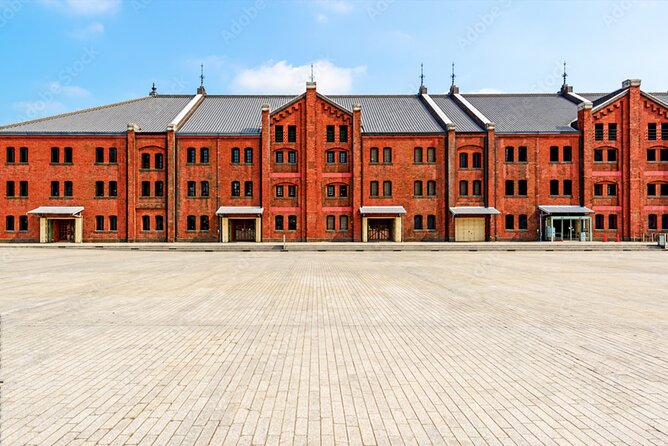 Shop True Vintage Clothings in Yokohama City - How to Style Vintage Clothing in Modern Looks