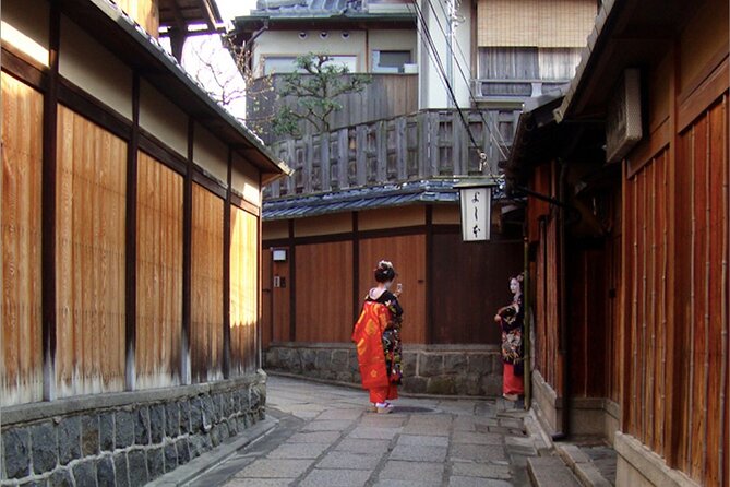 Private Kyoto Geisha Districts Walking Tour - Exploring Gion, the Most Famous Geisha District