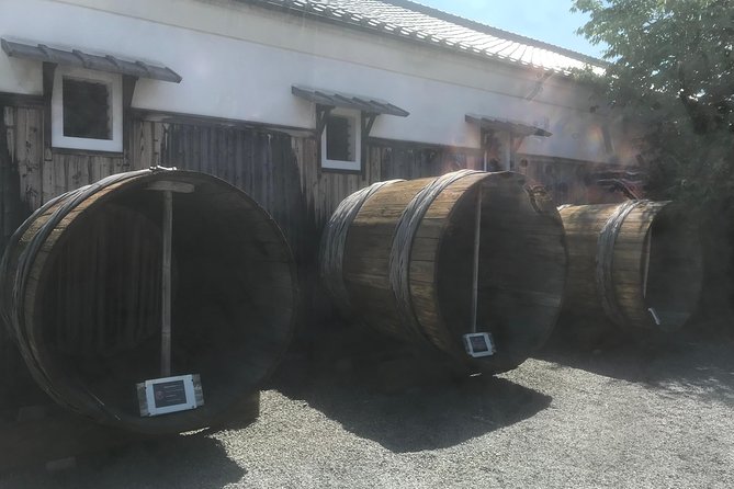 One Day Landing Tour of Fushimi-Inari Taisha and Sake Breweries - Local Tastings and Experiences