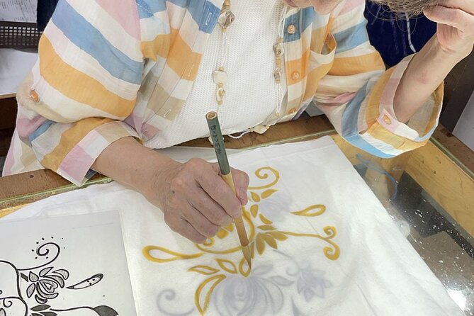 Roketsu Dyeing Experience: M Course Roketsu Dyeing Experience - Personalizing Your Roketsu Dyeing Creation in the M Course