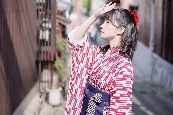 Hakama for an Unforgettable Graduation - Tips for Wearing Hakama on Graduation Day