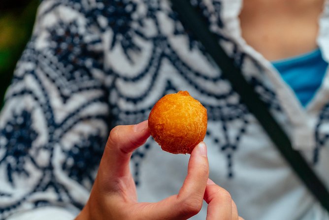 The 10 Tastings of Kyoto With Locals: Private Street Food Tour - Well-Curated Experience at Nishiki Market