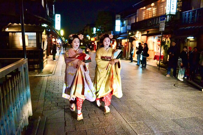 Gion Walking Tour by Night - Discovering the Filming Locations of Memoirs of a Geisha