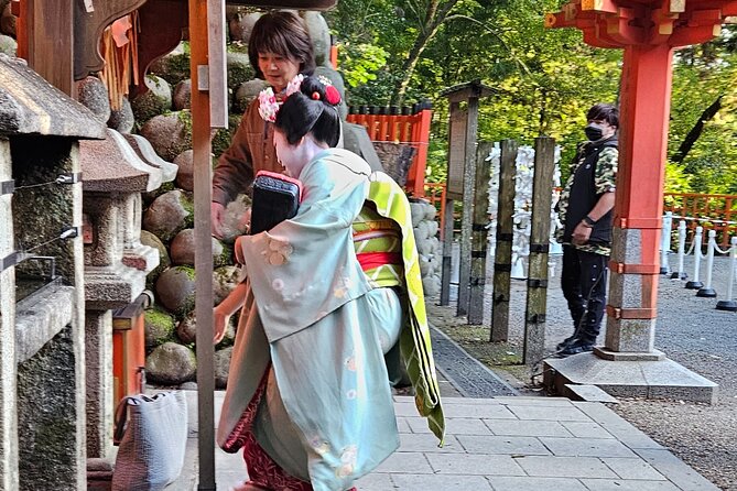 Unlock Kyotos Charm: Government-Certified Group Tour - Experiencing Kyotos Traditional Culture