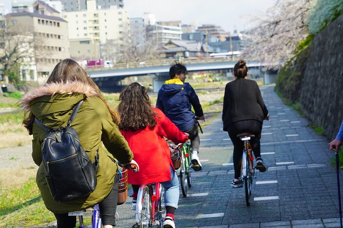 Kyoto Historical Highlights Cycling Tour With World Heritage Zen Temple - A Taste of Kyoto: Lunch at a Traditional Japanese Teahouse