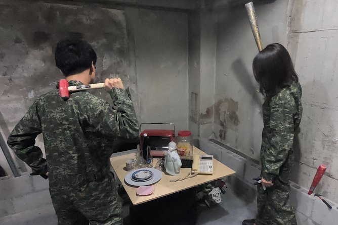 Destroy Home Appliances, Furniture, and Fragile Items With Instinct! ! 10kg - Safety First: Essential Protective Gear for the Destruction Experience