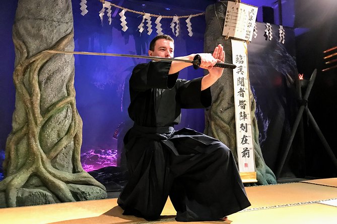 Ninja Samurai 2-Hour Hands-On Lesson in English in Tokyo - Immersive Hands-On Experience With Ninja Weapons