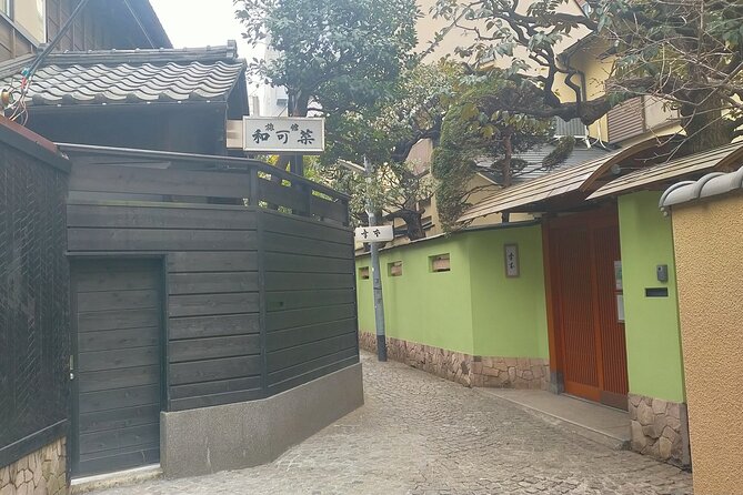 Master Tokyo'S Public Transport and Visit Hidden Neighborhoods - Tokyos Public Transport System