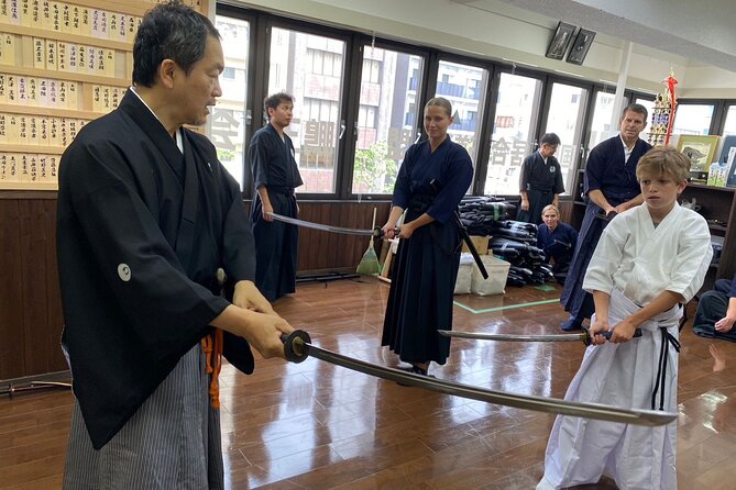 Small Group Iaido Class in Tokyo - Group Size