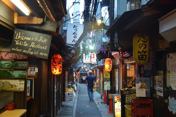 Tour De Comida En Shinjuku Golden Gai En Español. - Recorre Los Bares Y Restaurantes Más Emblemáticos De La Zona