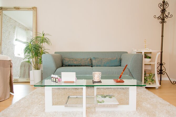 Aroma Massage With Cherry Blossom Infused Oil - Meeting and Pickup Details for Your Aroma Massage Experience