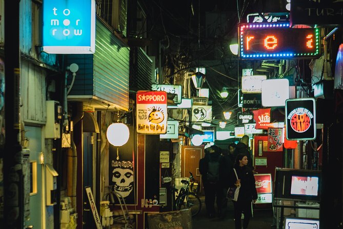 Private Shinjuku Nightlife Walking Tour & Golden-Gai Bar Crawl - Experience the Magic of Shinjuku at Night