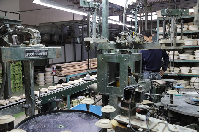 Hasami Ware Study Tour With Special Guide 400 Years History and Modern Daily Use Pottery - Famous Hasami Ware Artists