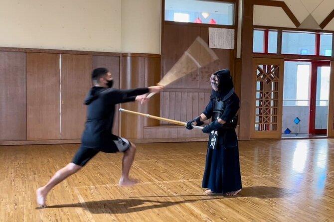 Kendo/Samurai Experience In Okinawa - Dressing in Kendo Armor and Combat Practice