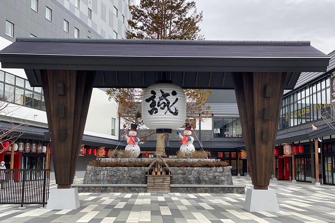 Dress Up High-Quality “Hakama” Kimono and 30-min Rickshaw Tour - Tour Location and Duration