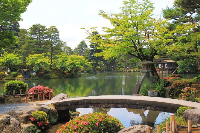 Kanazawa Private 1 Day Tour Photoshoot Session by Professional Photographer - Beautiful Locations to Explore