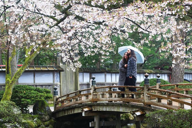 Kanazawa Private Half Day Tour Photoshoot Session by Professional Photographer - Reviews