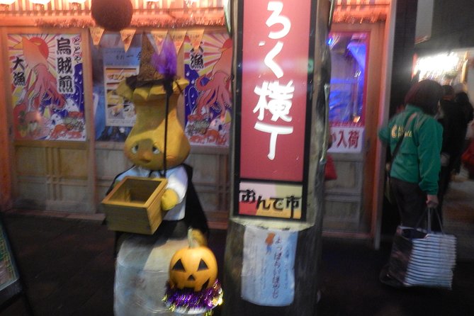 Bar Hopping With Local Food With a Guide - Local Food Delights