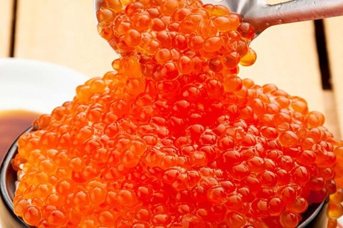 Demolition Show Sushi Making Classic Cafe Tour - Group Size and Accessibility