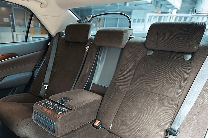 Private Arrival Transfer From Kansai Airport to Osaka City - Important Information About Luggage and Accessibility