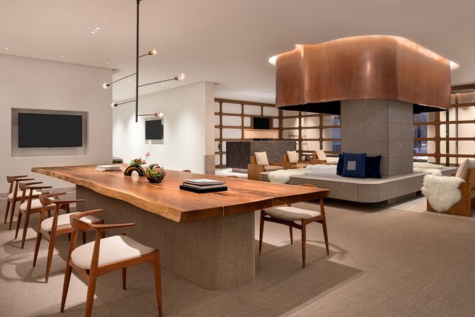 Niseko 4 Nights Luxury Hotel With All Days Lift Pass &Rental Gear - Meeting and Pickup