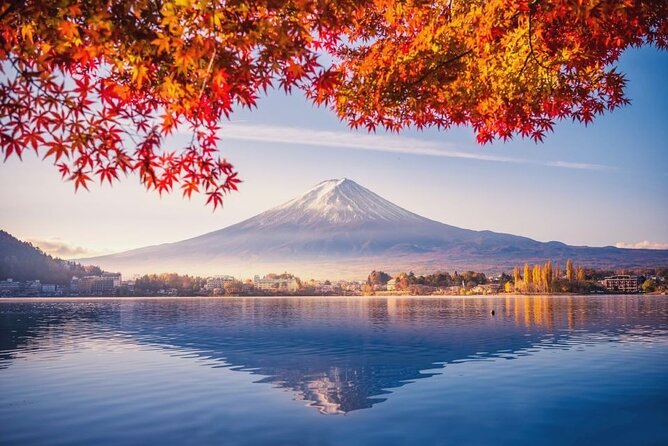 Scenic Spots of Mt Fuji and Lake Kawaguchi 1 Day Bus Tour - Captivating Lake Kawaguchi