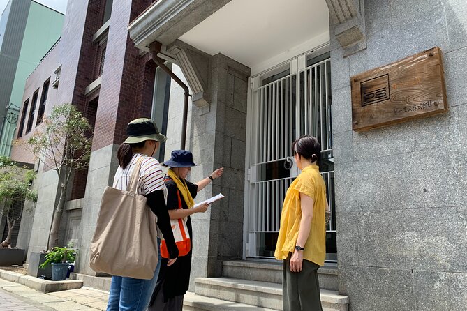 Kumamoto Castle Town Walking Tour With Local Guide - Pleasant Exchange With Local Residents