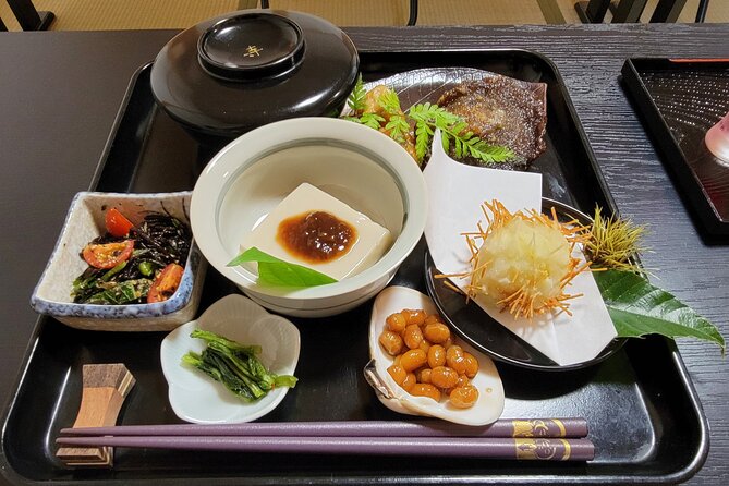 Experience Zen Meditation or Sutra Copying, and Enjoy Vegetarian Food With Monk - The Art of Sutra Copying: Techniques and Benefits