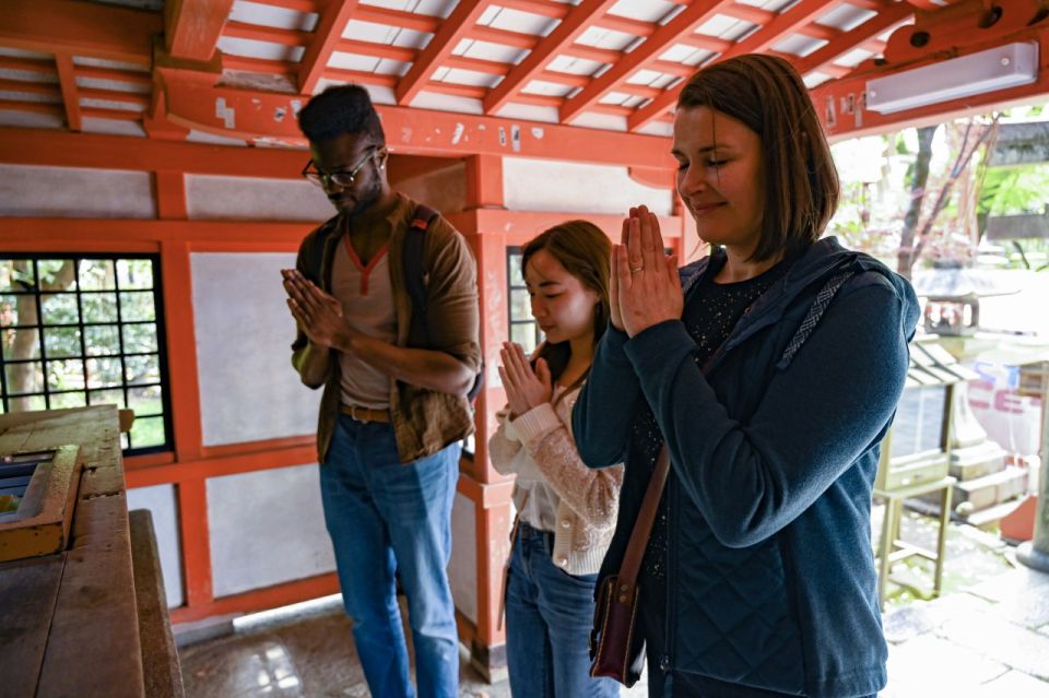 Kyoto: Private Customized Walking Tour With a Local Insider - Explore Historic Neighborhoods