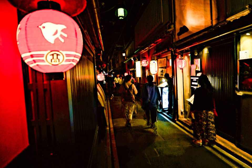Kyoto : 3-Hour Bar Hopping Tour in Pontocho Alley at Night - Guide and Customer Ratings