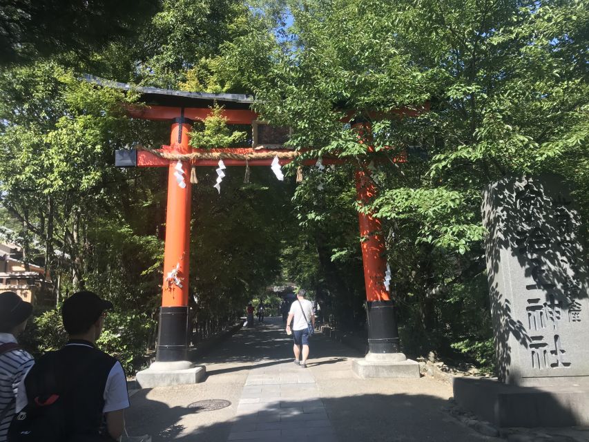 Uji: Green Tea Tour With Byodoin and Koshoji Temple Visits - Tea Tasting and Tea House Experience