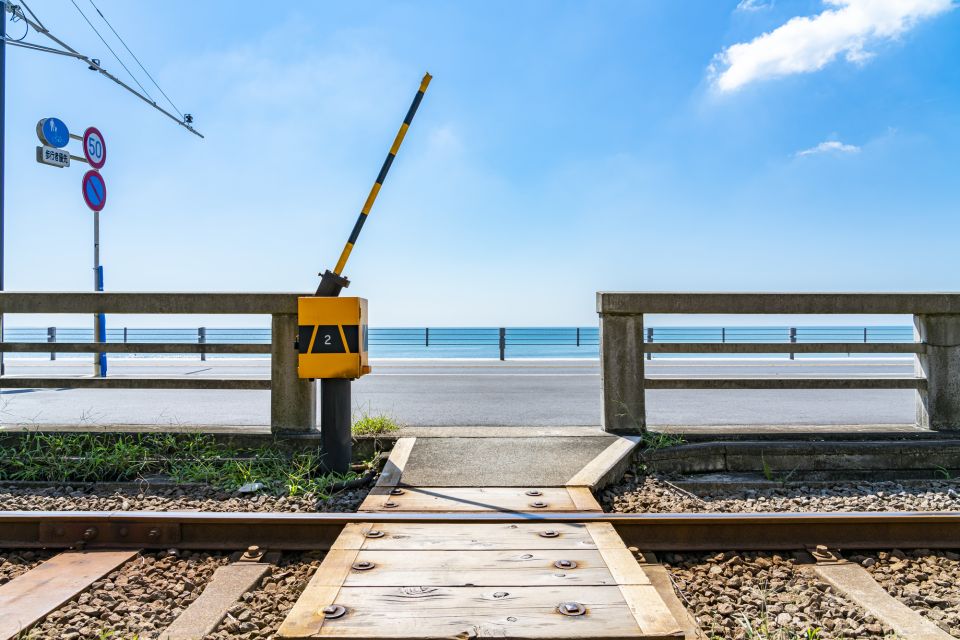 Kamakura: Private Guided Walking Tour With Local Guide - Exploring Kamakura