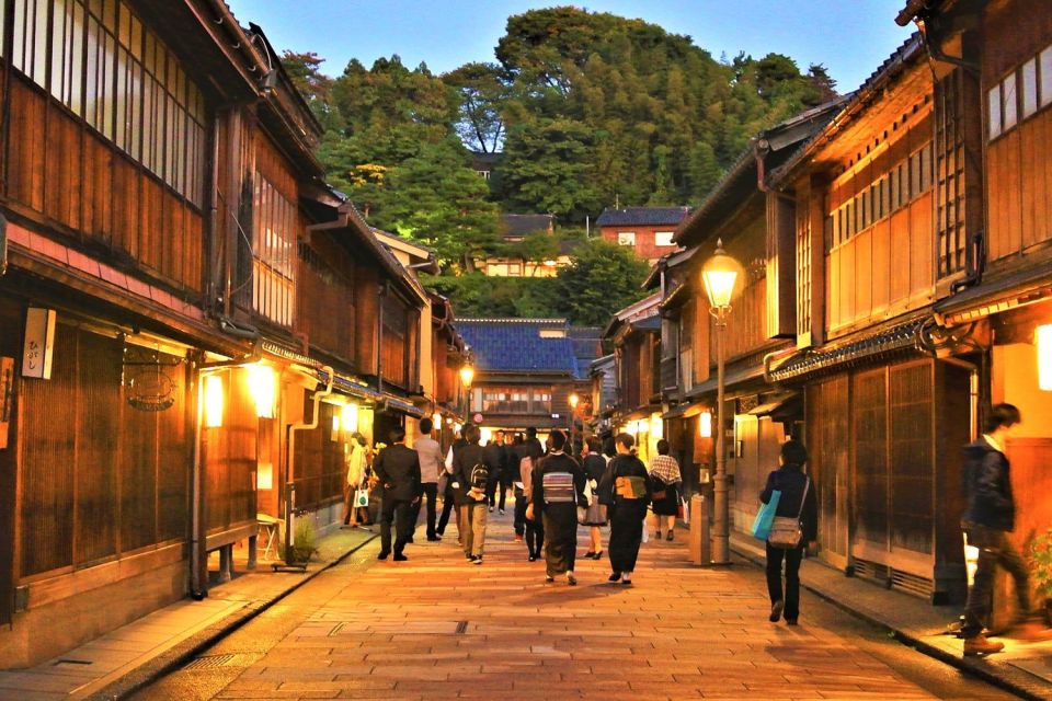 Kanazawa: Private Tour With Local Guide - Experience