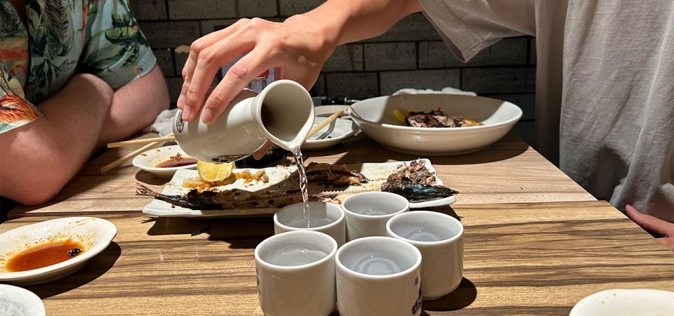 Tokyo: Bar Hopping Tour in Shinjuku 【Only Locals Know 】 - Sake Tasting and Japanese Cuisine