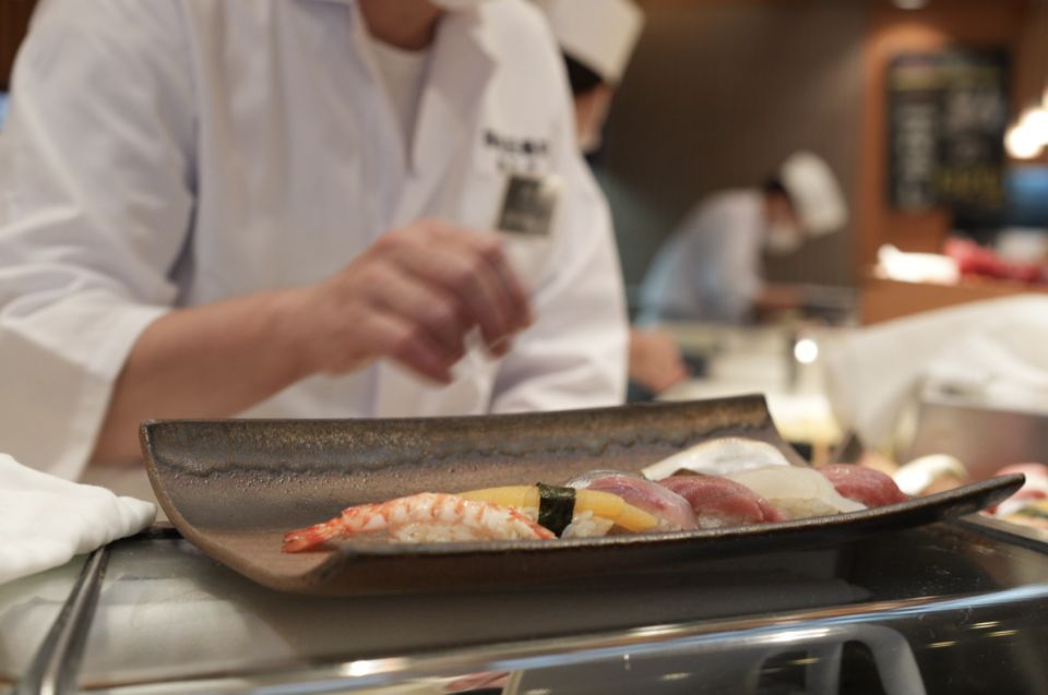 Experience Tsukiji Culture and FoodSushi and SakeComparison - Sushi and Sake: A Perfect Pairing