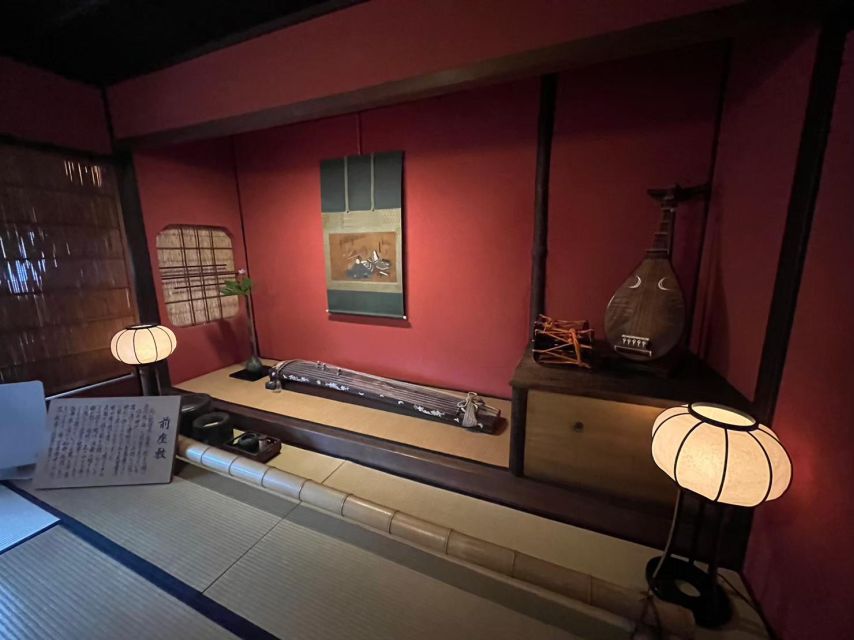 Kanazawa: Samurai, Matcha, Gardens and Geisha Full-Day Tour - Tea Houses in Higashi-chaya Geisha District