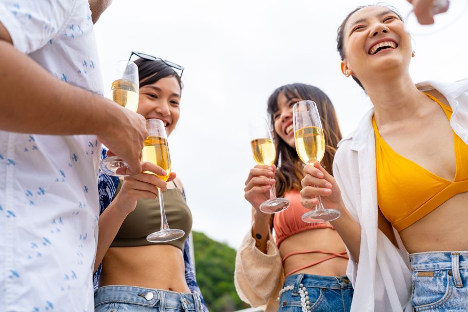 [Charter] イシガキの最高の海でシャンパンクルージング - Directions