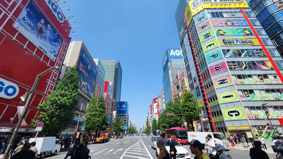 Discover Tokyo in a Day: From Tradition to Trend - Panoramic Views and Nostalgic Ambiance in Shinjuku